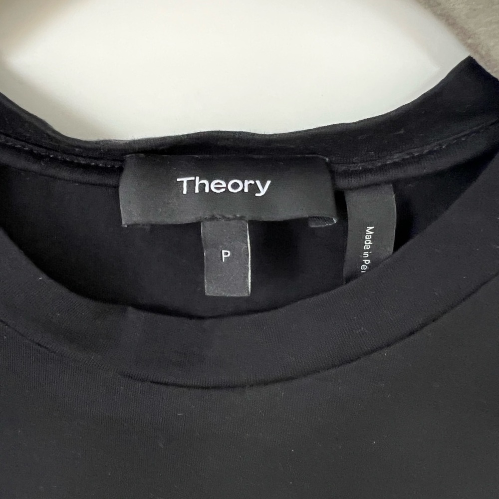 Theory Crewneck Tiny Tee